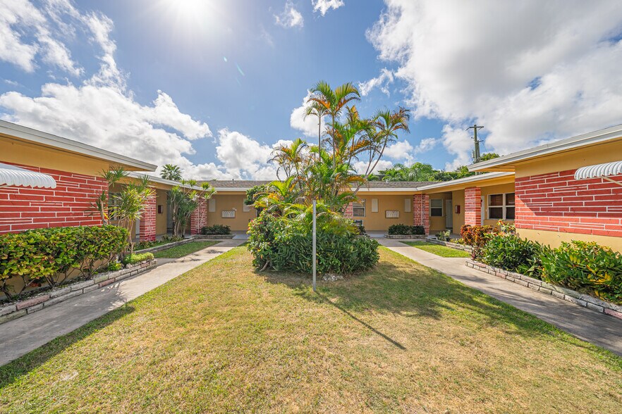 More Photos Of 112 NW 10th St, Homestead Apartments For Sale