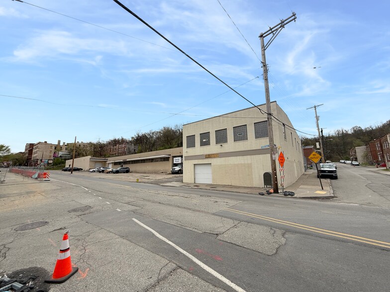 Primary Photo Of 2122-2139 5th Ave, Pittsburgh Warehouse For Lease