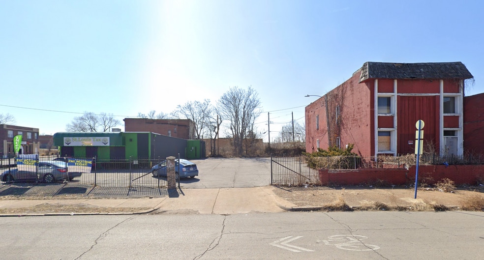More Photos Of 1441 N Grand Blvd, Saint Louis Freestanding For Sale
