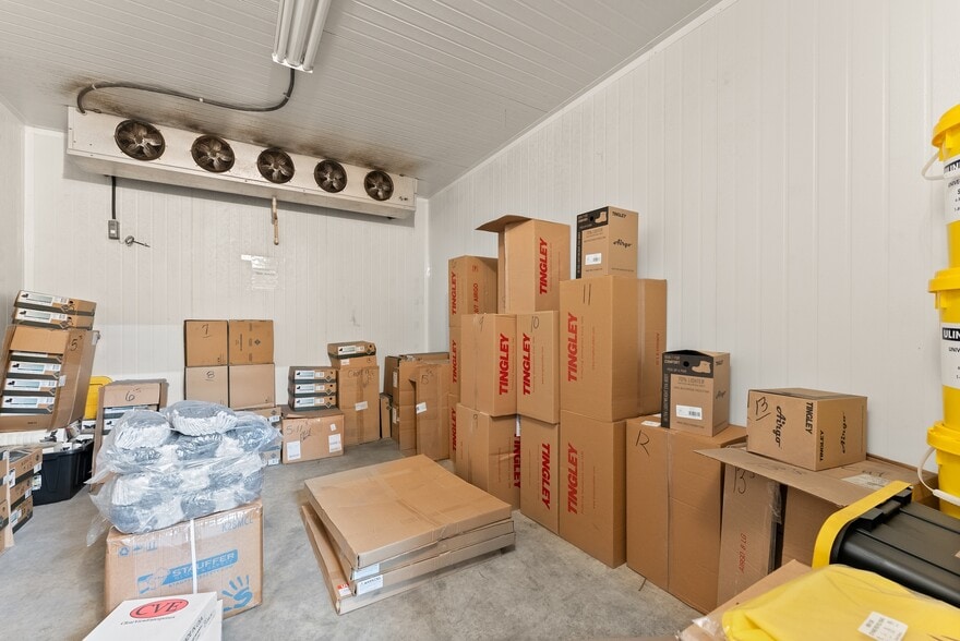 More Photos Of 636 Industrial Blvd, Gainesville Warehouse For Sale