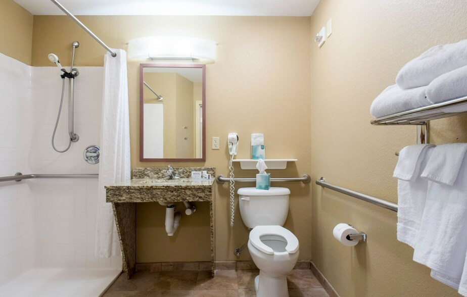 More Photos Of 233 Grand Valley Way, Parachute Hotel For Sale