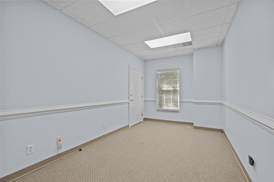 More Photos Of 3447 Pelham Rd, Greenville Office For Lease