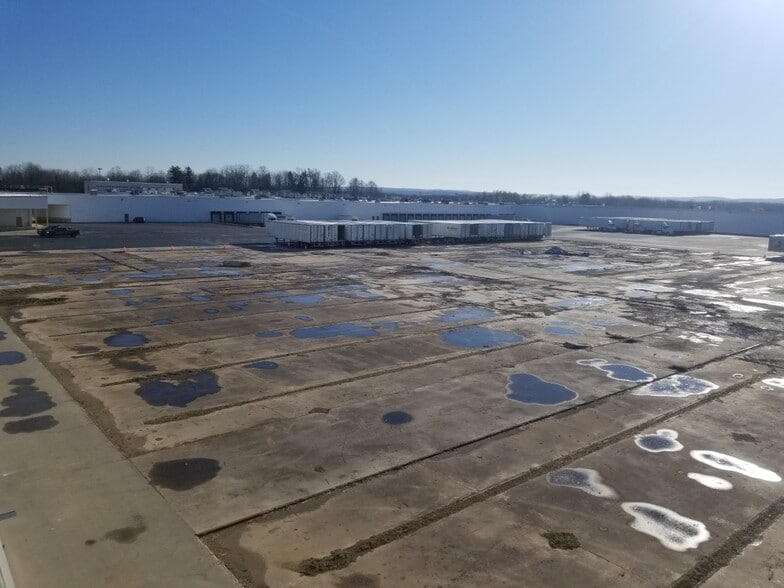 More Photos Of 6600 New Venture Gear Dr, East Syracuse Manufacturing For Lease