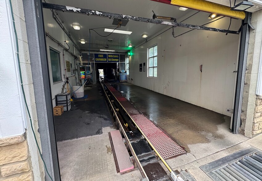 More Photos Of 8888 Moreland St, Powell Carwash For Sale