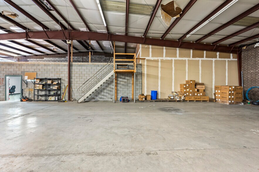 More Photos Of 161 S Walnut Cir, Greensboro Warehouse For Sale