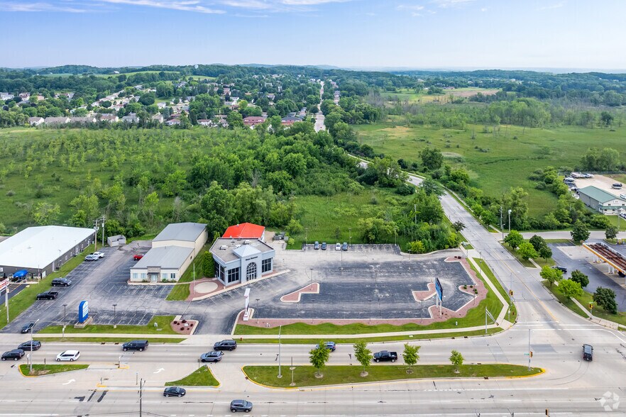 More Photos Of 3210 W Washington St, West Bend Auto Dealership For Lease