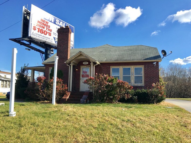 More Photos Of 1931 S Dupont Hwy, Dover Office Residential For Lease