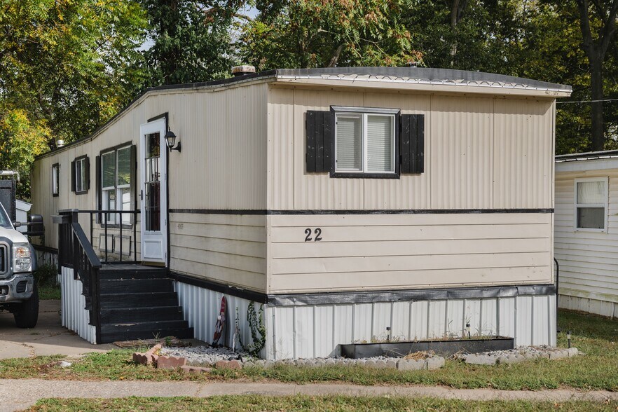 More Photos Of 225 S Barnett, Nauvoo Multifamily For Sale