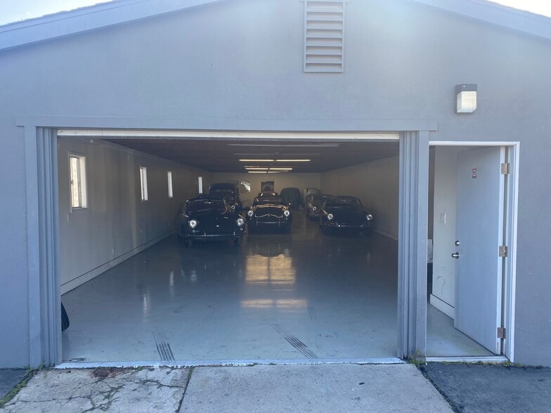 More Photos Of 2148 Newport Blvd, Costa Mesa Auto Repair For Lease