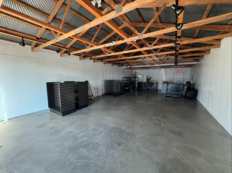 More Photos Of 217 E Central Ave, Mackinaw City Storefront For Lease