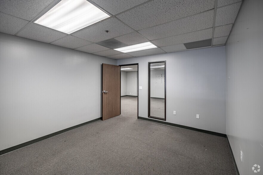 More Photos Of 500 S Kraemer Blvd, Brea Office For Lease