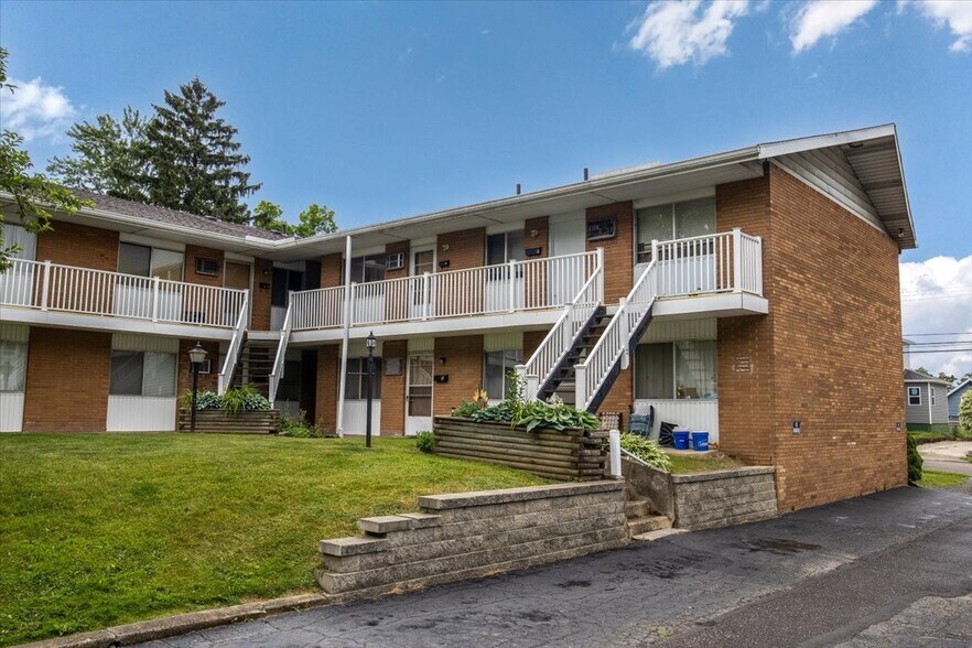 More Photos Of 2615 Ellet Ave, Akron Apartments For Sale