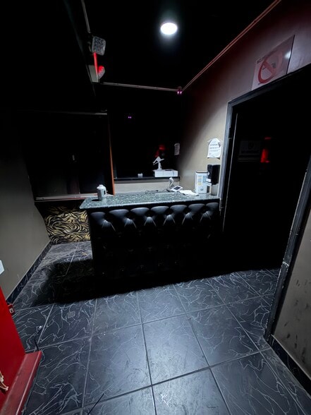 More Photos Of 4516 N 19th Ave, Phoenix Bar For Sale