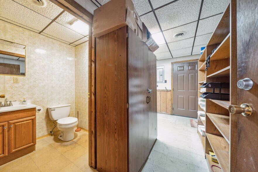 More Photos Of 123 Crossroads Rd, Scottdale Light Distribution For Sale