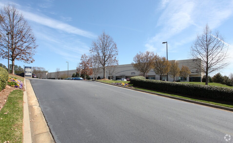 More Photos Of 2605 N Berkeley Lake Rd, Duluth Distribution For Lease