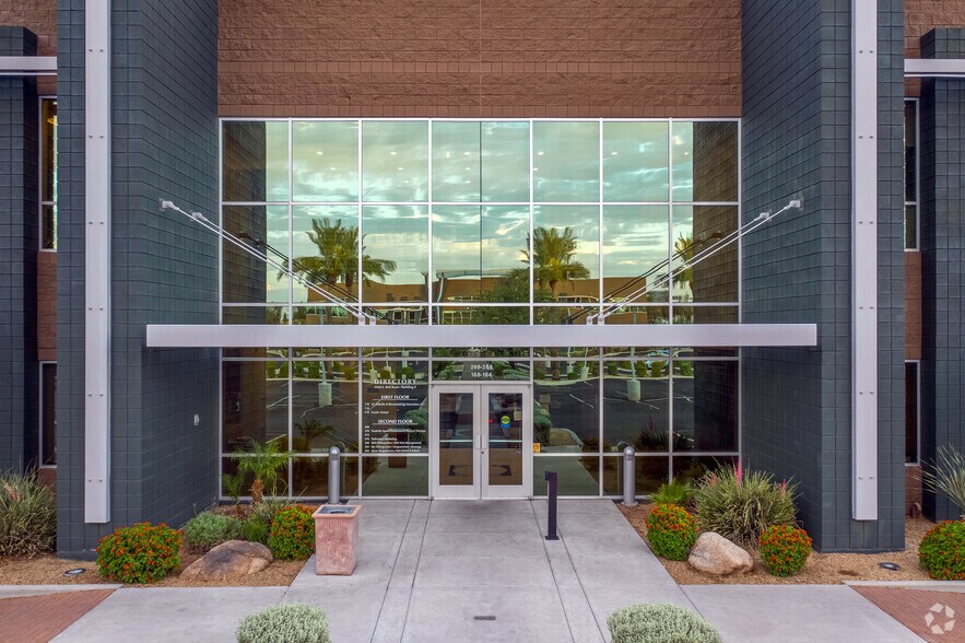 More Photos Of 4550 E Bell Rd, Phoenix Medical For Lease