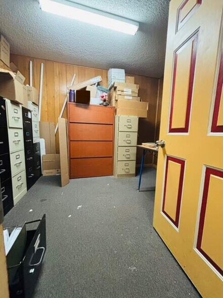 More Photos Of 240 Boykin Ct, Clinton Office For Sale