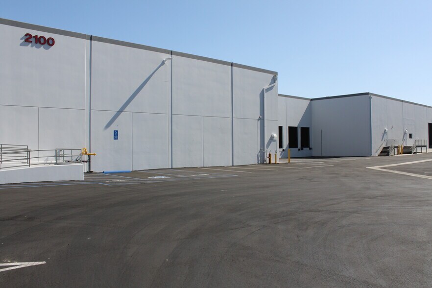 More Photos Of 2100 E 49th St, Vernon Warehouse For Lease