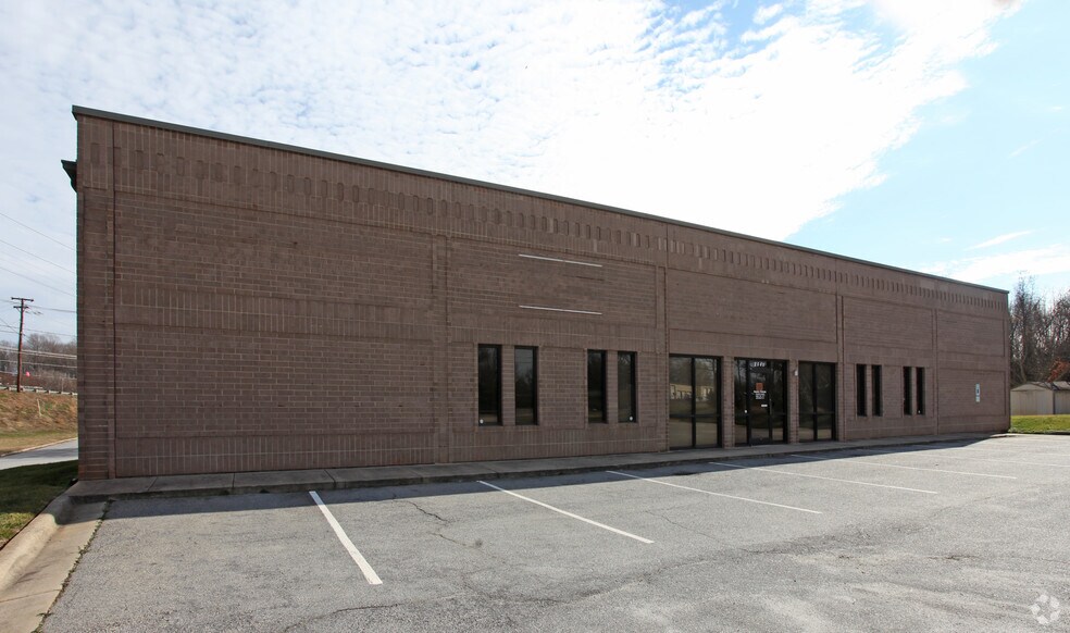 More Photos Of 2501 Mendenhall Rd, High Point Warehouse For Lease