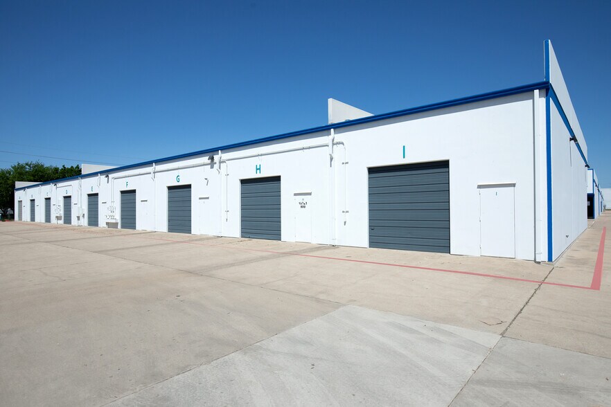 More Photos Of 3750-3776 Greenbriar Dr, Stafford Unknown For Lease