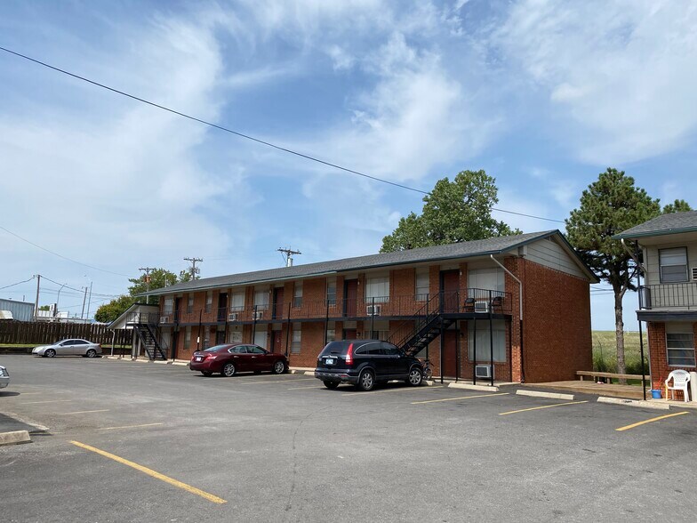 More Photos Of 2007 NW Lindy Ave, Lawton Apartments For Sale