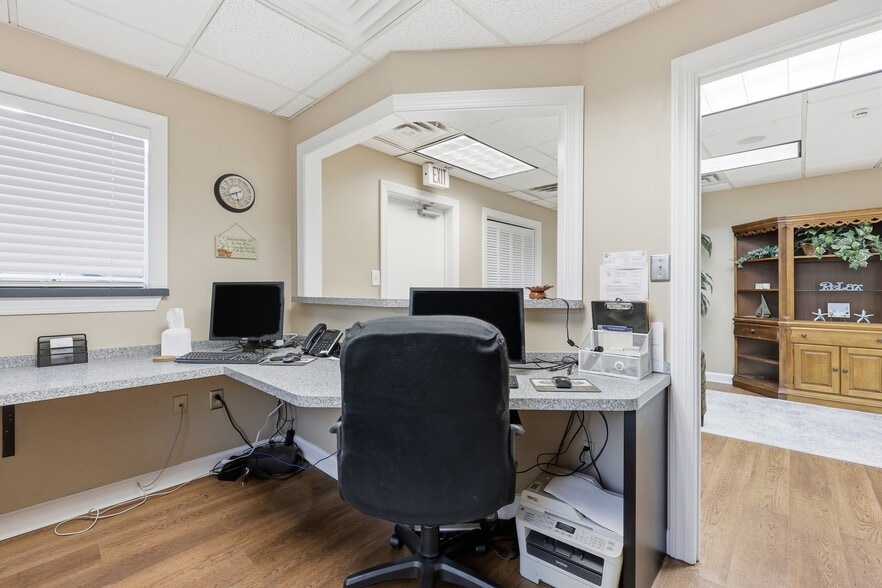 More Photos Of 968 First Colonial Rd, Virginia Beach Medical For Sale