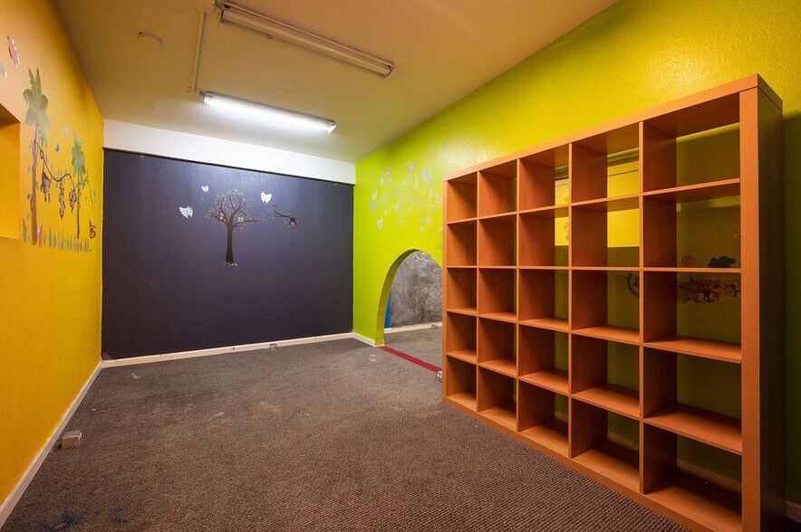 More Photos Of 5935-5937 Mission St, Daly City Warehouse For Lease