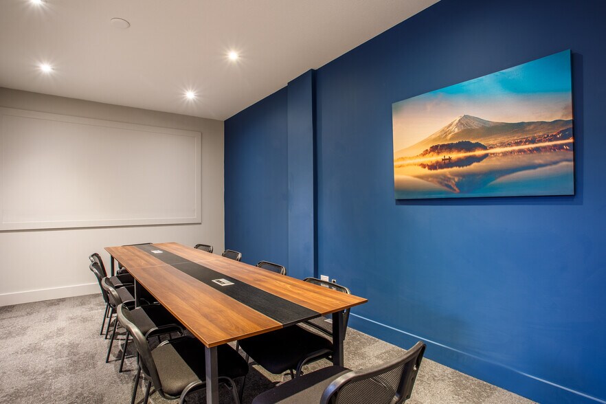 More Photos Of 1455 Ellis St, Kelowna Office Residential For Lease