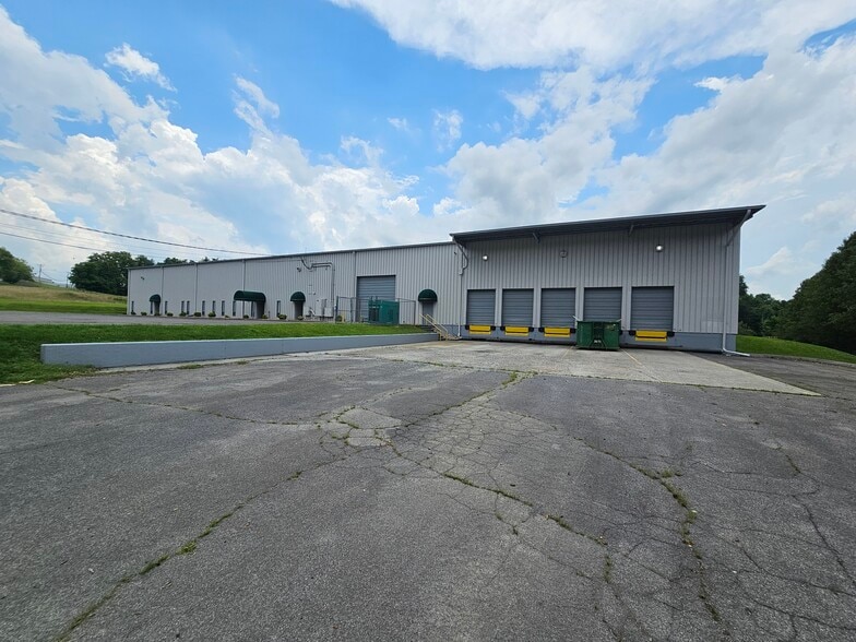 Primary Photo Of 101 Industrial Dr, Bristol Distribution For Lease