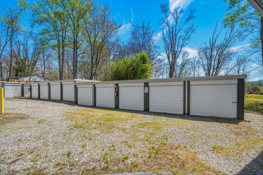 More Photos Of 130 Oakland Hill Dr, Etowah Warehouse For Sale