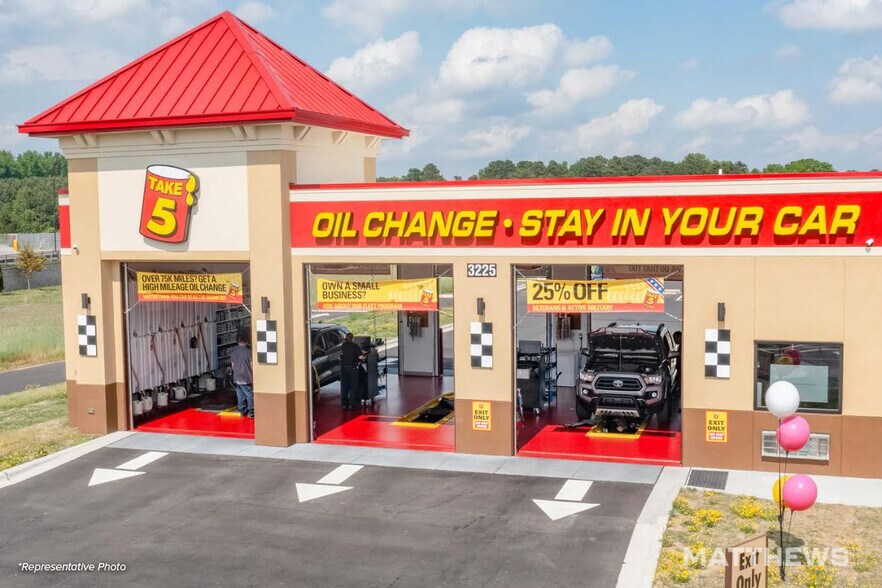 Primary Photo Of 425 Main st, Batavia General Retail For Sale