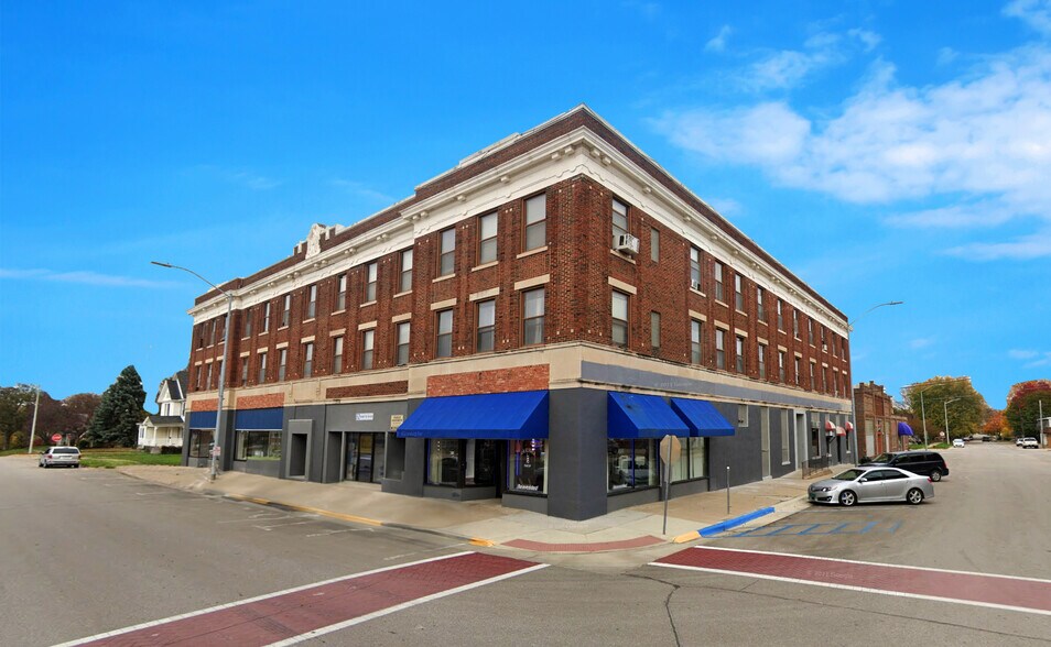Primary Photo Of 205 1st St NW, Hampton Apartments For Sale