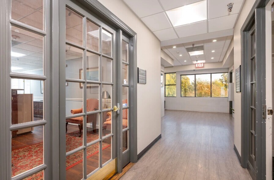 More Photos Of 621 Ridgely Ave, Annapolis Office For Sale