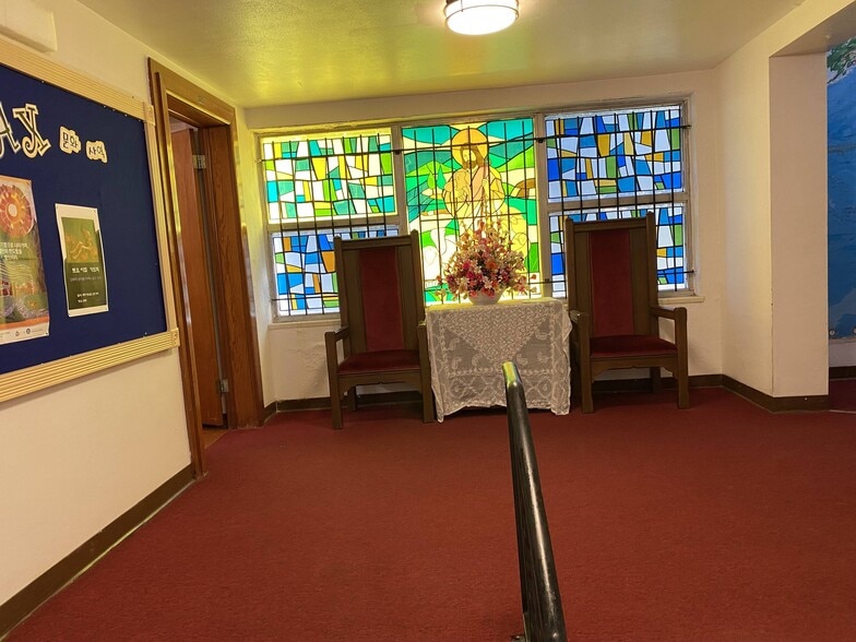 More Photos Of 856 Margaret St, Jacksonville Religious Facility For Sale