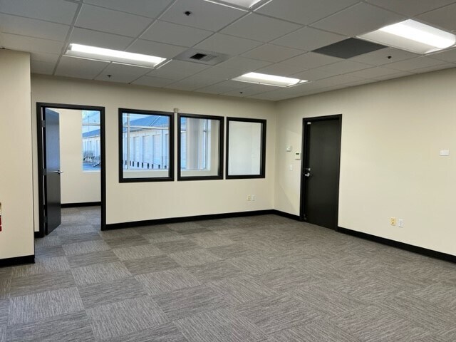 More Photos Of 15022 Puyallup St E, Sumner Distribution For Lease