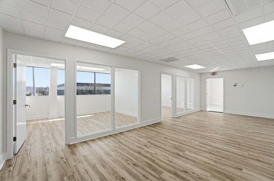 More Photos Of 1550 Magnolia Dr, Cincinnati Warehouse For Lease