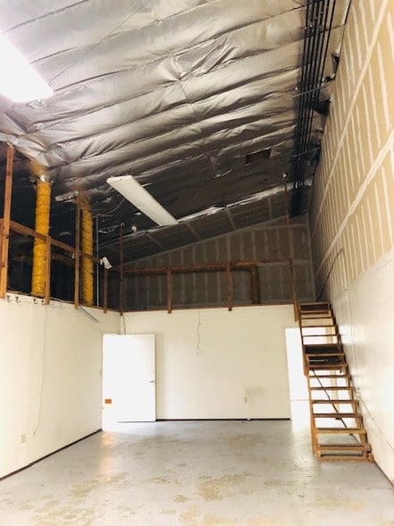 More Photos Of 11860 Kemper Rd, Auburn Flex For Sale