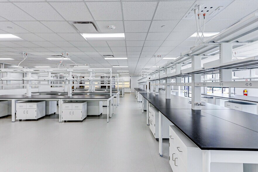 More Photos Of 8901-8933 Interchange Dr, Houston Unknown For Lease