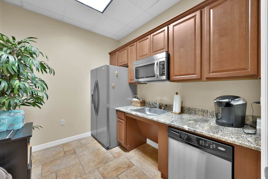 More Photos Of 8505 Technology Forest Pl, The Woodlands Office For Lease