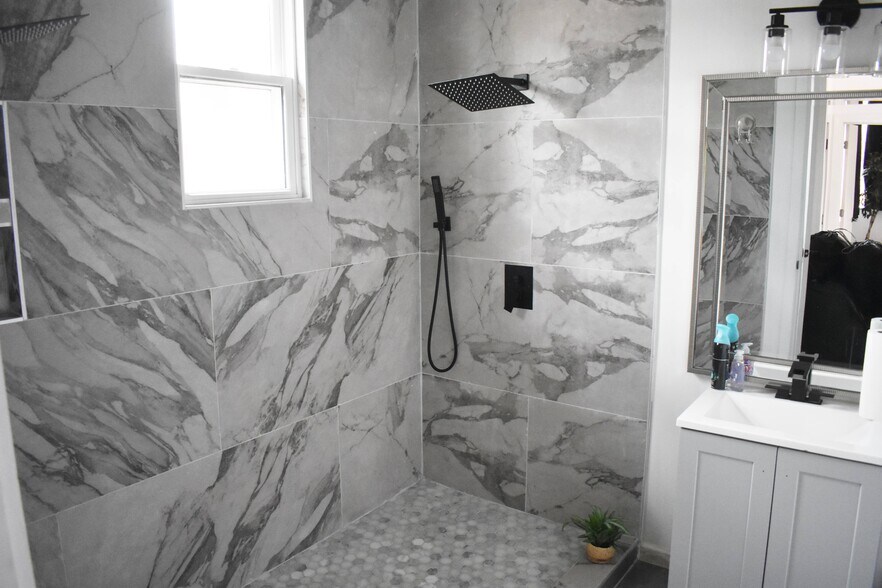 More Photos Of 235 Candler Rd SE, Atlanta Specialty For Sale