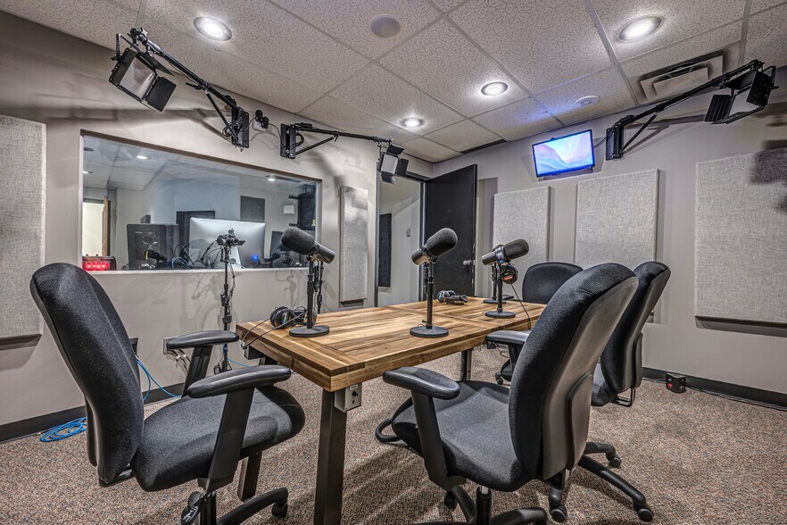More Photos Of 3800 N May Ave, Oklahoma City Office For Sale