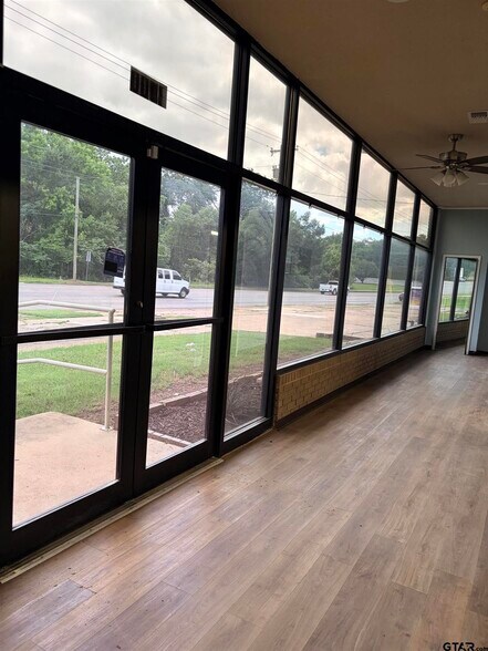 More Photos Of 2100 E Front St, Tyler Light Manufacturing For Lease
