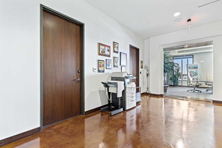 More Photos Of 2701 Sunset Ridge Dr, Rockwall Office For Lease