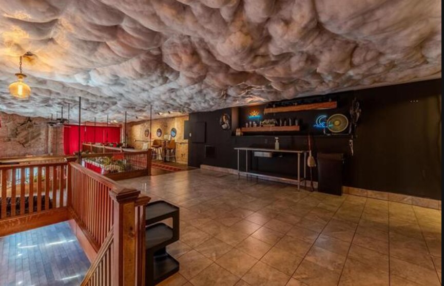 More Photos Of 178 S Wabash St, Wabash Storefront For Sale