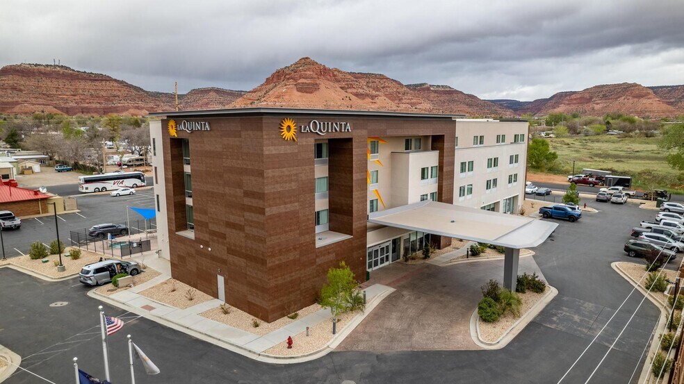 More Photos Of 465 S 100 E, Kanab Hospitality For Sale