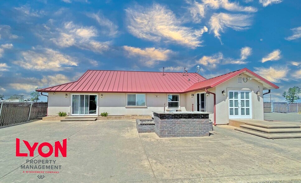 More Photos Of 6201 Bradshaw Rd, Sacramento Industrial For Sale