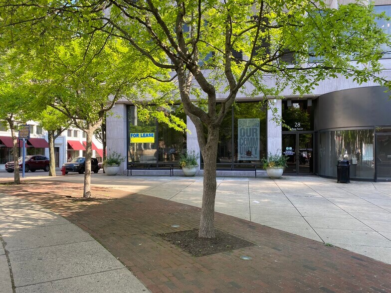More Photos Of 28 Penn Sq, Lancaster Office For Lease