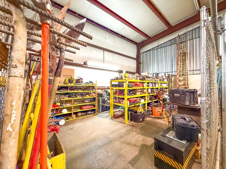 More Photos Of 2335 Columbia Hwy, Pulaski Industrial For Sale