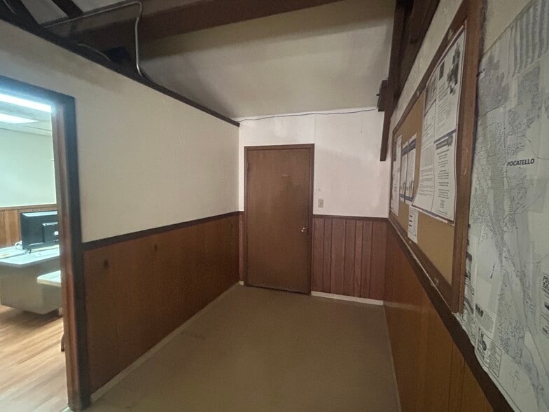 More Photos Of 1921 N Harrison Ave, Pocatello Flex For Sale