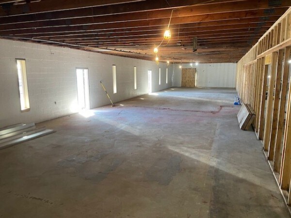 More Photos Of 2112 Hollywood Dr, Jackson Office For Sale